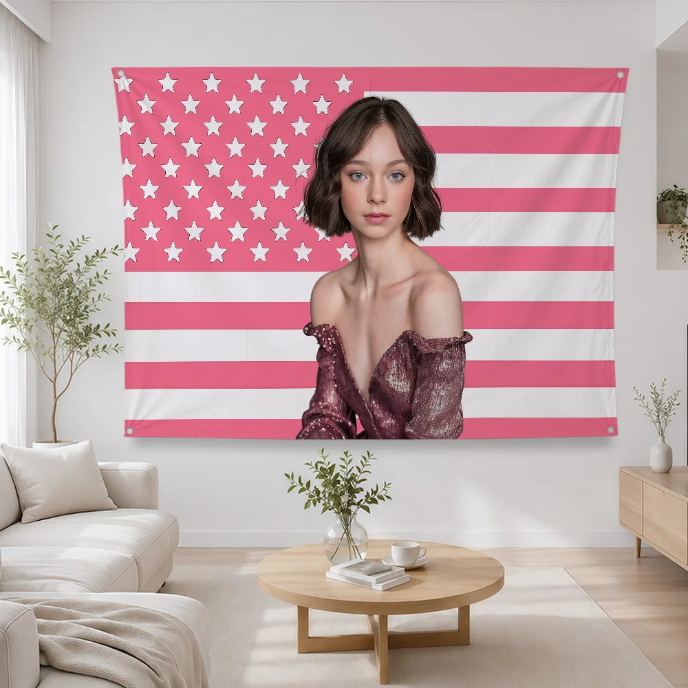 Actor E-Emma Myers Flag Polyes - Outdoor Camping Wallpaper recension och pris